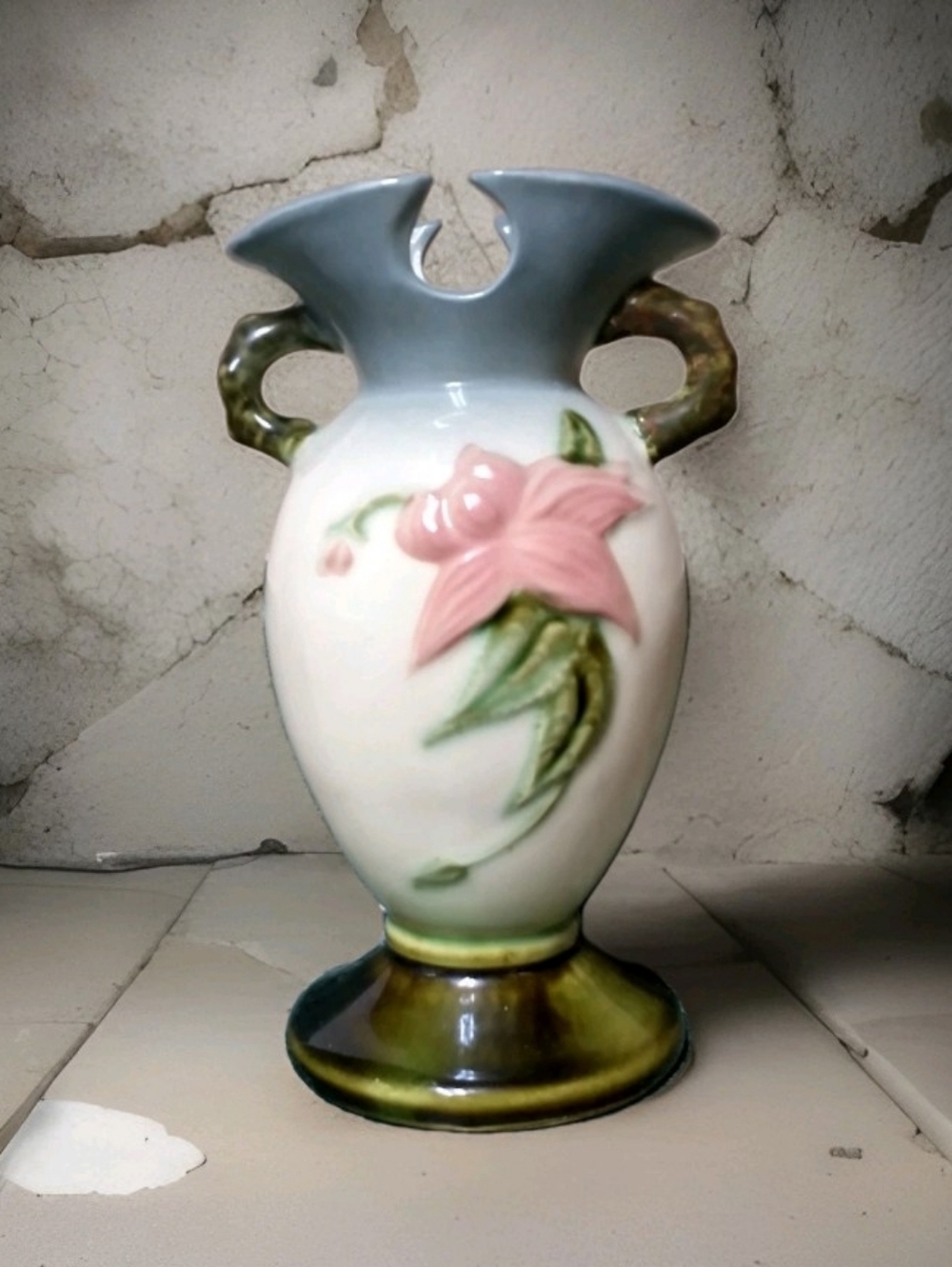 Vintage Hull Pottery Vase Woodland Blue W4 6 1/2"